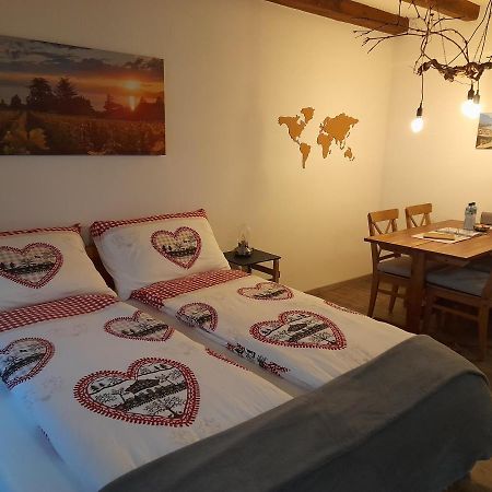 Studio Chez Un Vigneron Au Village Au 2Eme Etage Sans Ascenseur فيلنوف المظهر الخارجي الصورة
